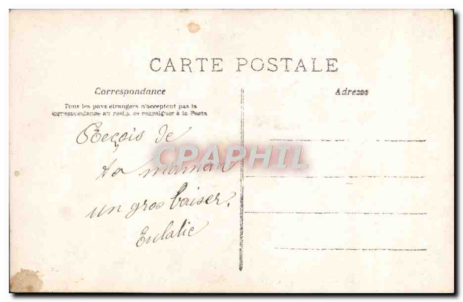 Femme avec bouquet de fleurs — Série 284 — Bonne Photo — Reverso