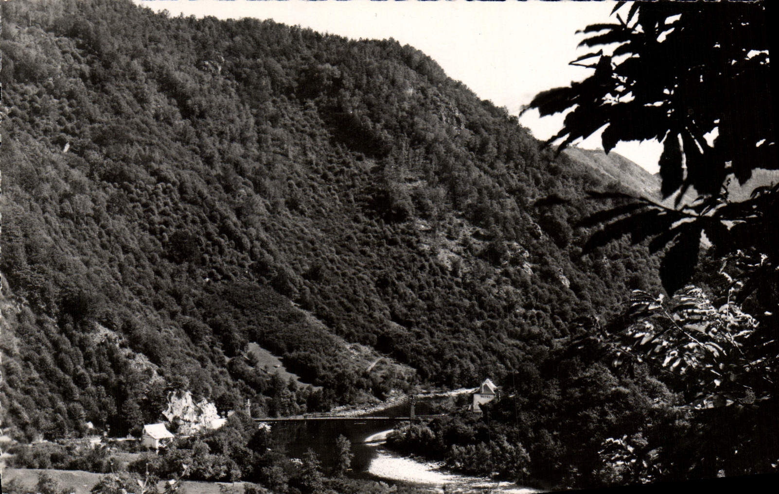 Gorges de la Dordogne — Pont des Lacs — Servières-le-Château — Édition La Cigogne, S. Parte Jourdan