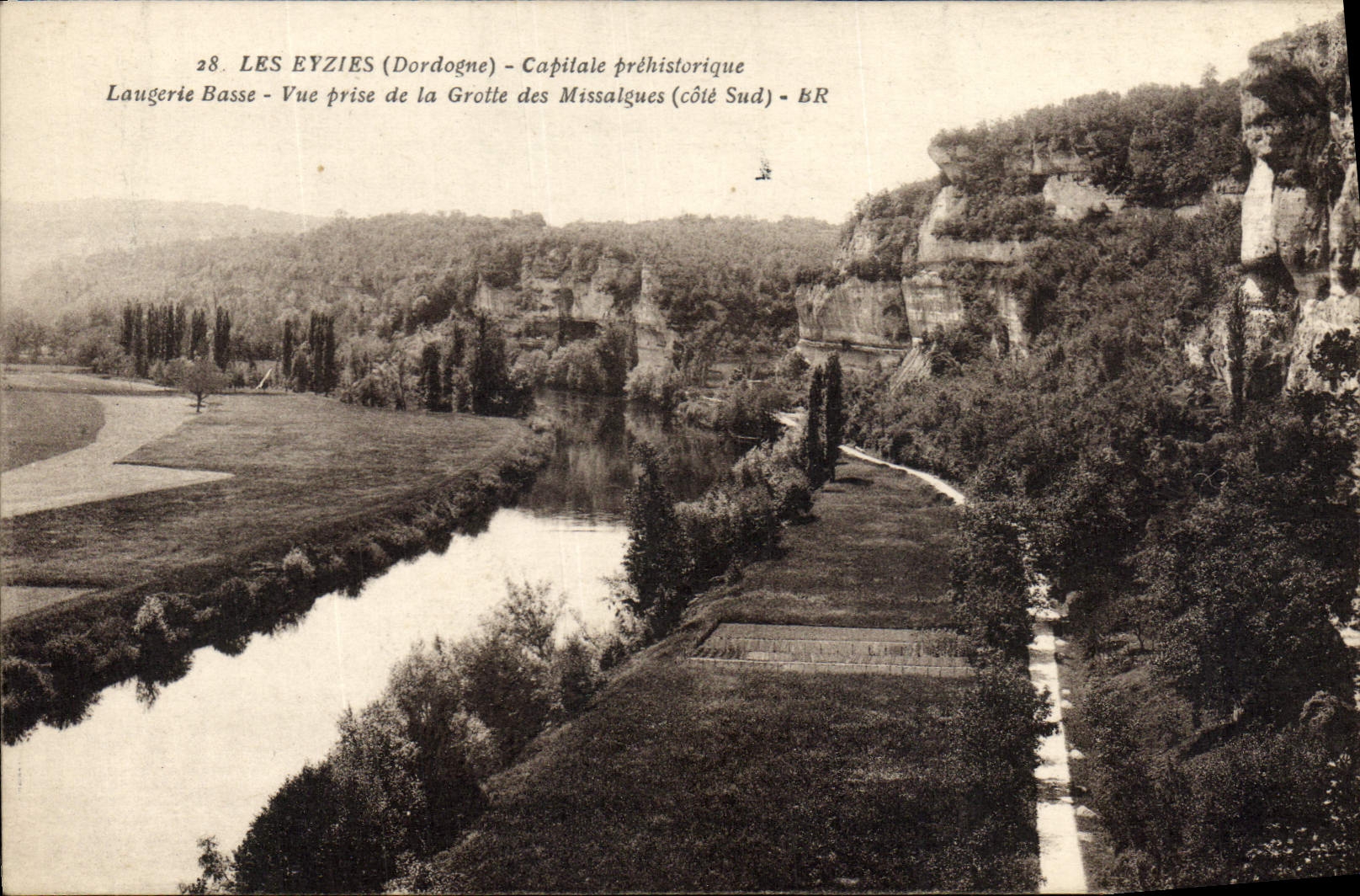 Les Eyzies (Dordogne) - Prähistorische Hauptstadt - Blick von der Missalques-Höhle (Südseite) - BR