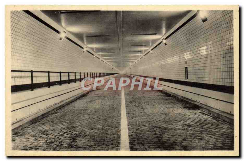 CPA Anvers Vue Interieure du Tunnel pour vehicules sous l'Escaut Eclairage Philora au sodium