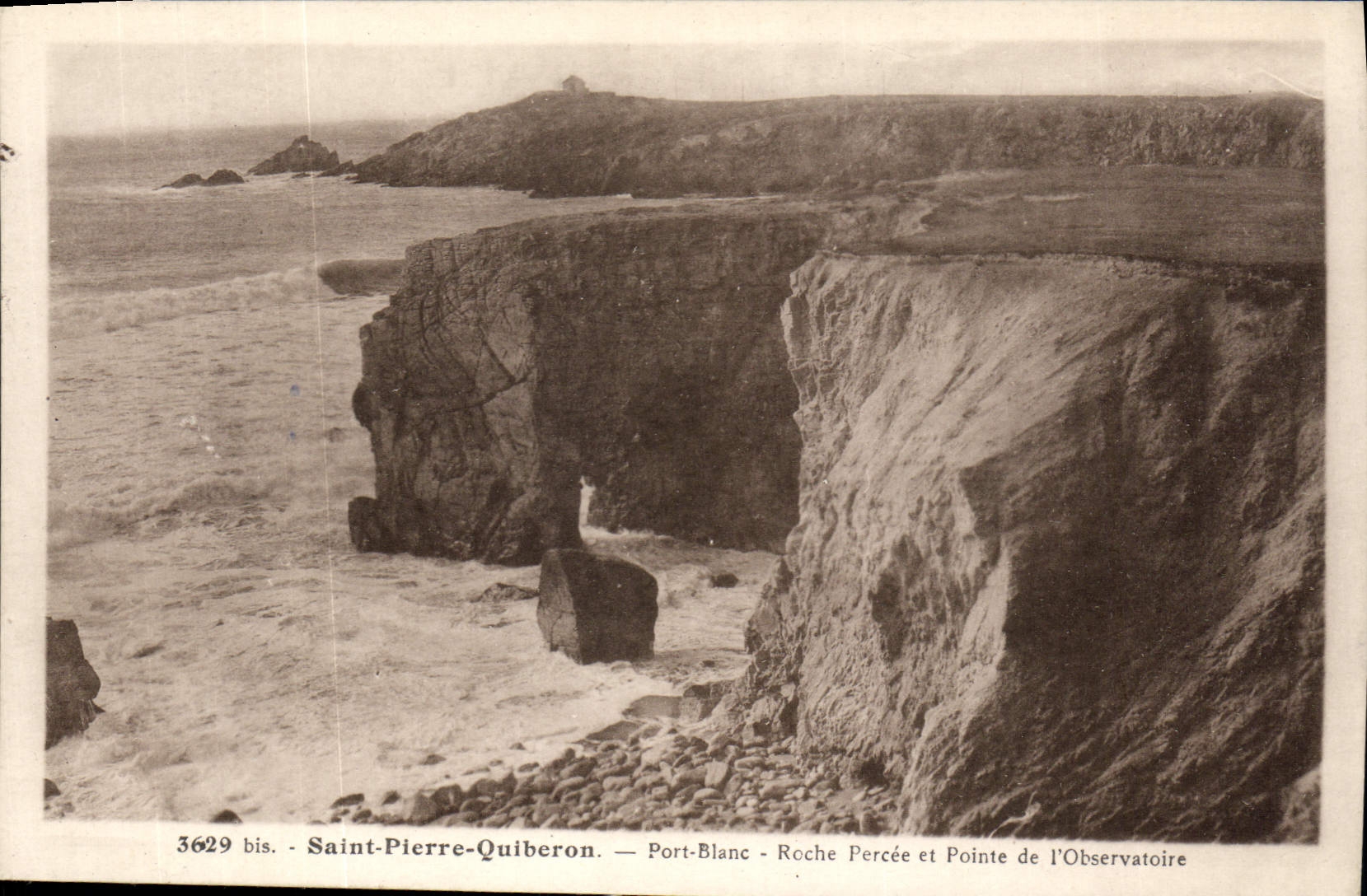 Saint-Pierre-Quiberon — Port-Blanc — Roche Percée et Pointe de l’Observatoire — éditeur Laurent-Né, n° 3629 bis