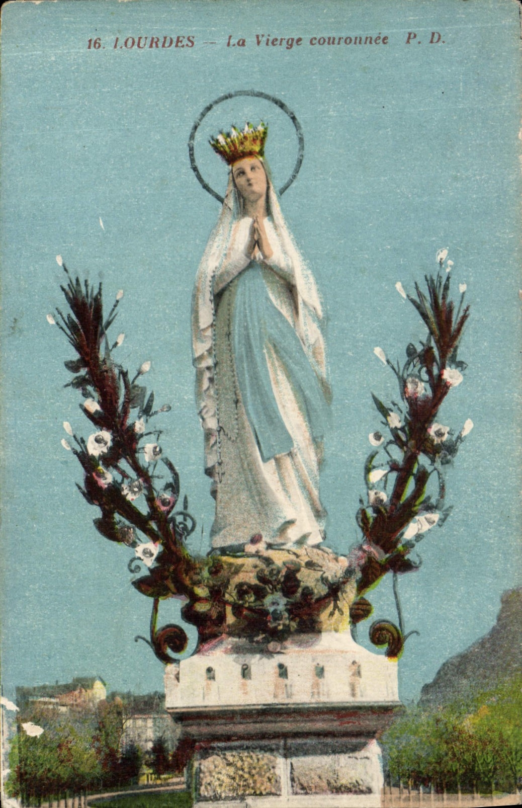 CPA Lourdes La Vierge Couronnee