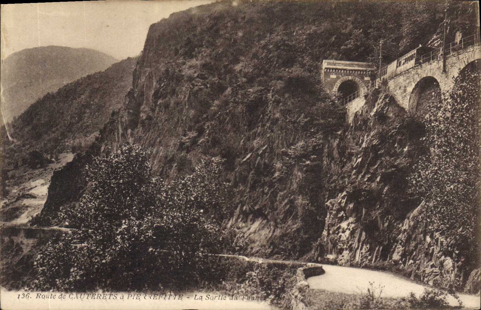 Route de Cauterets à Pierrefitte - La Sortie du Tunnel - n°136