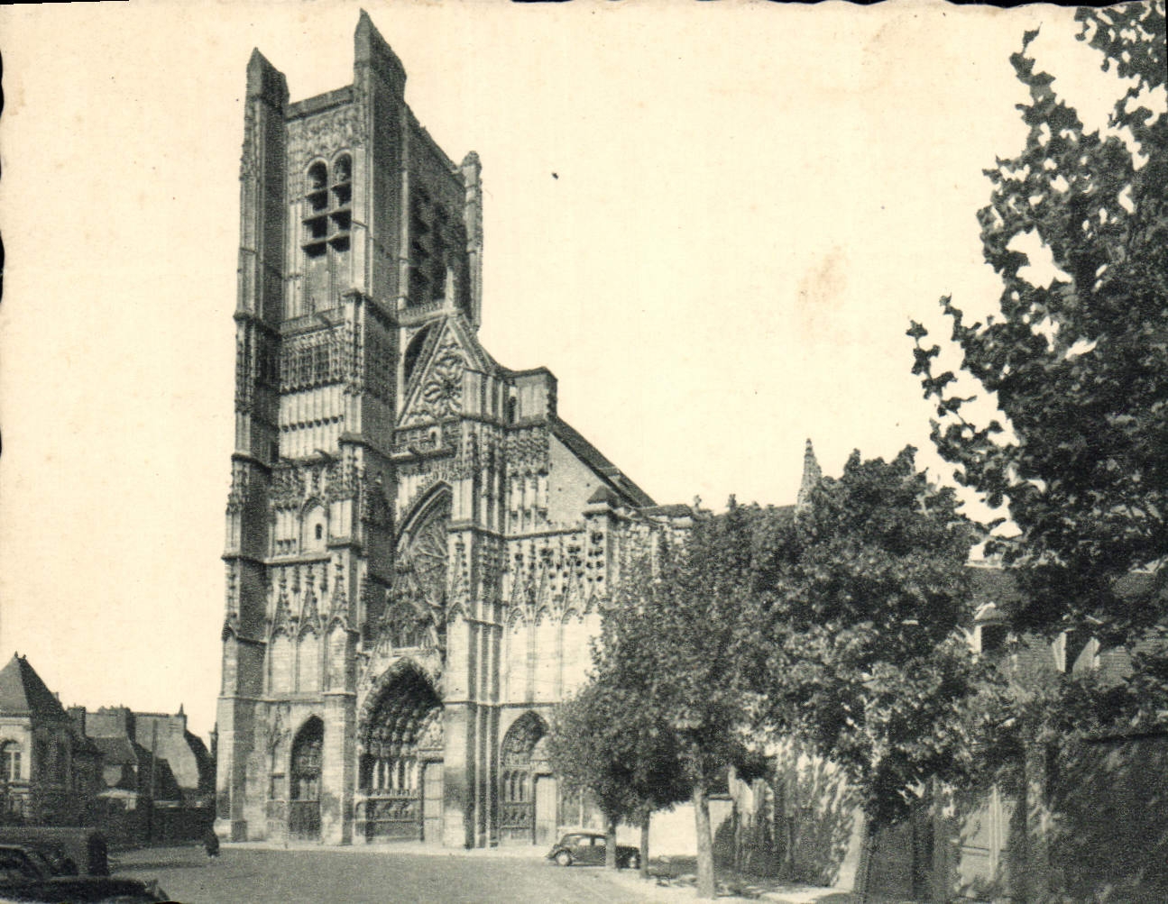 CPA Auxerre La Cathedrale