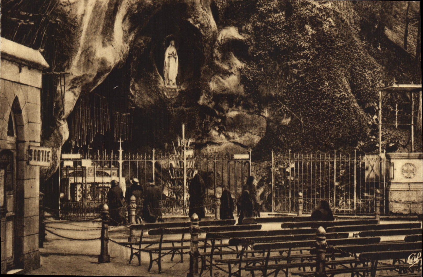 CPA Lourdes La Grotte