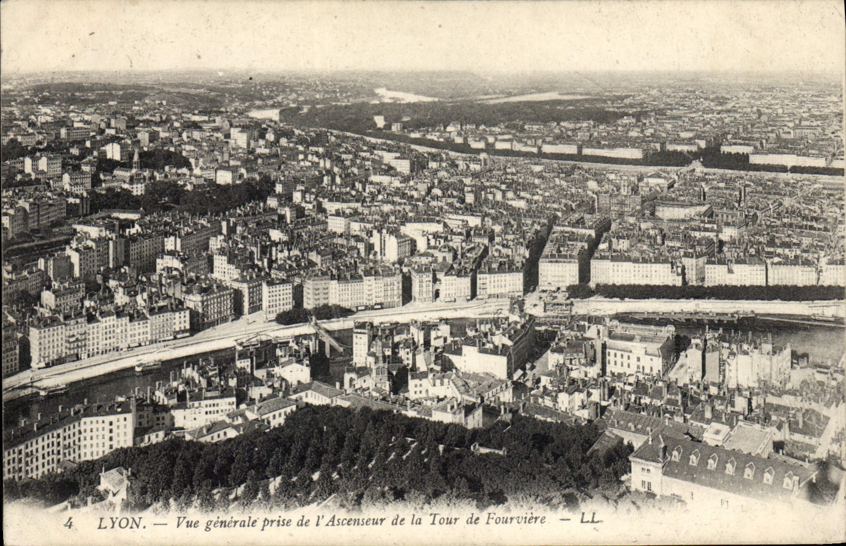 LYON — Allgemeiner Blick vom Aufzug der Fourvière-Turm — LL