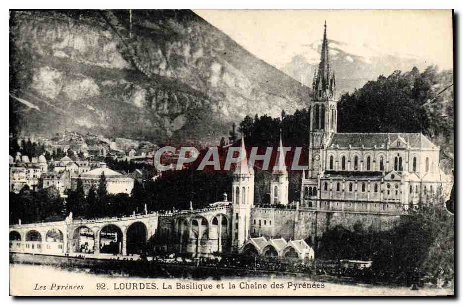 Lourdes. La Basilique et la Chaîne des Pyrénées — Édition : Grand-Paysia de la Chapelle