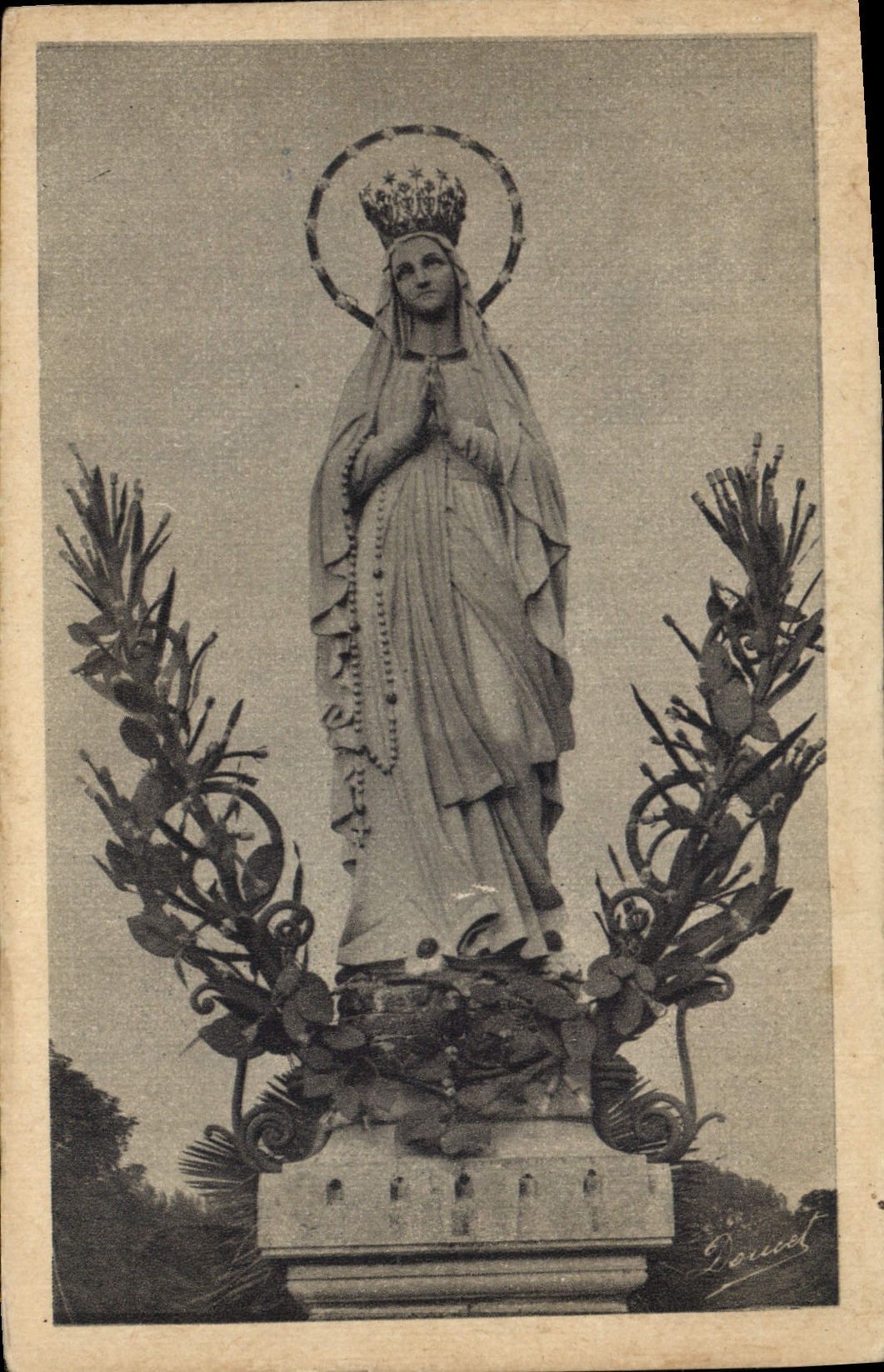 CPA Lourdes La Vierge Couronnee