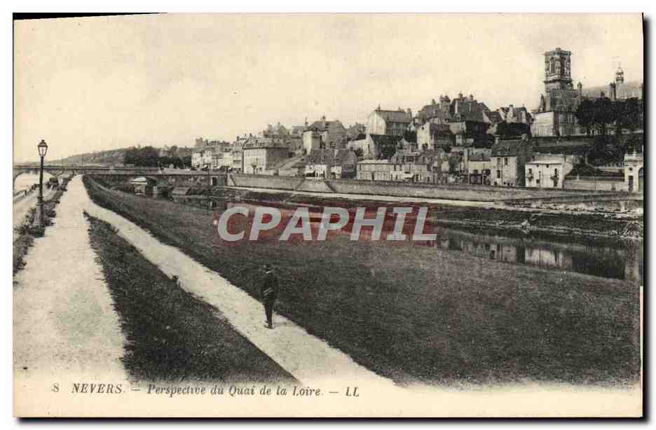 CPA Nevers Perspectuive Du Quai De La Loire