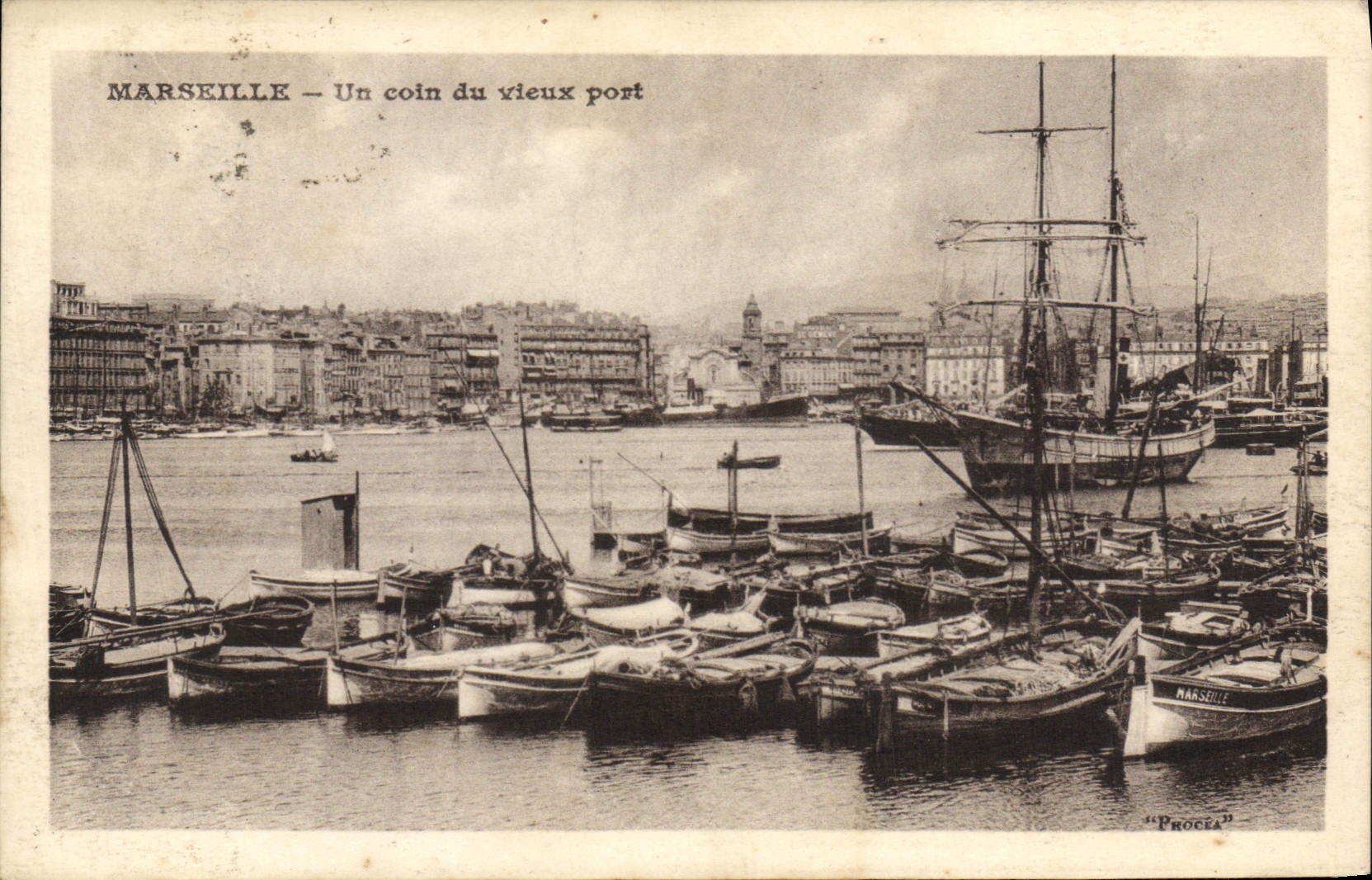 CPA Marseille Un Coin Du Vieux Port Bateaux