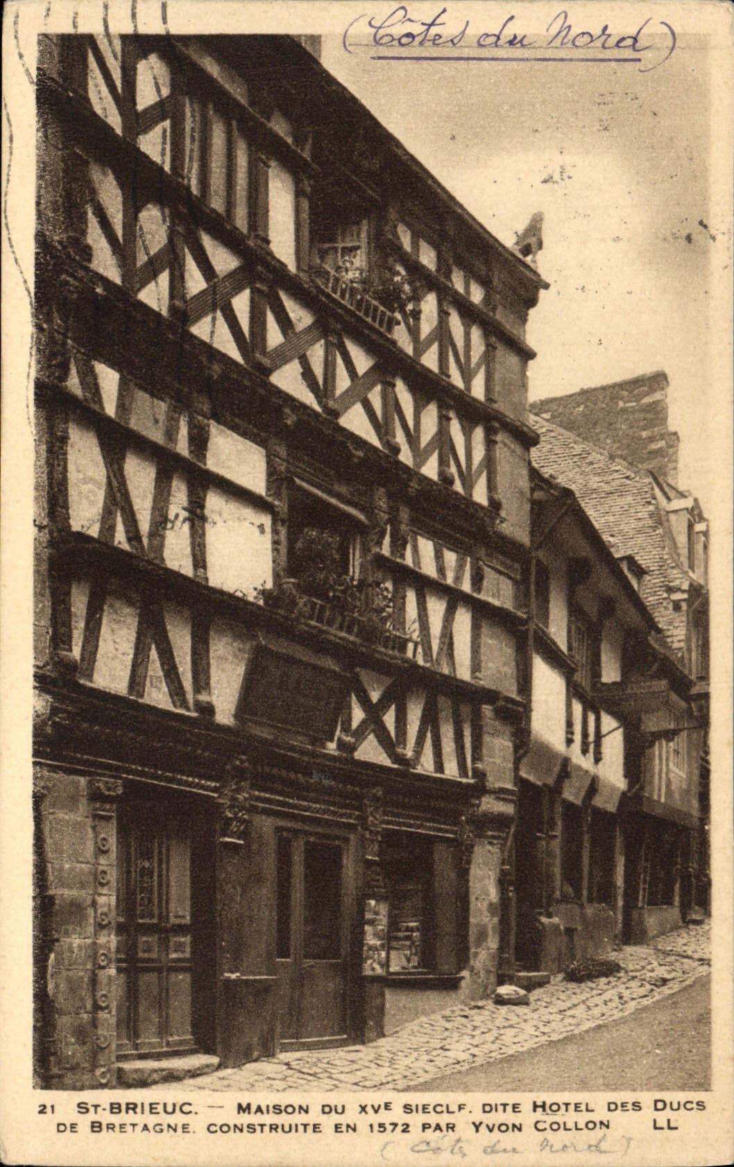 CPA Saint Brieuc Maison Du Siecle dite Hotel des Ducs de Bretagne 