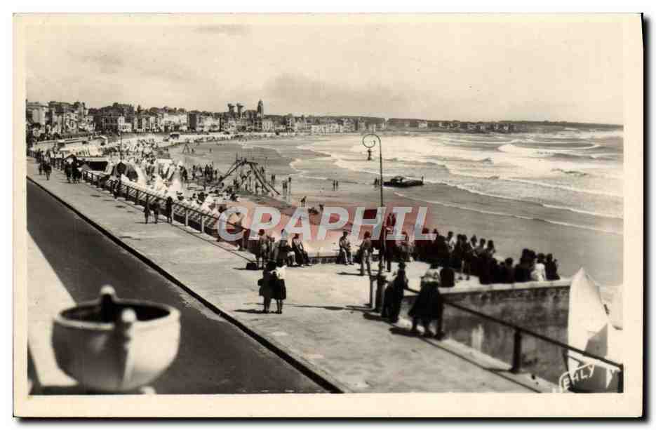 CPM Les Sables D'Olonne Plage
