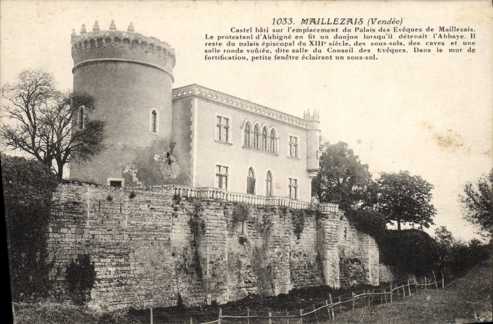 CPA Maillezais Castel Bati Sur I'Emplacement Du Palais Des Eveques de Maillezais 
