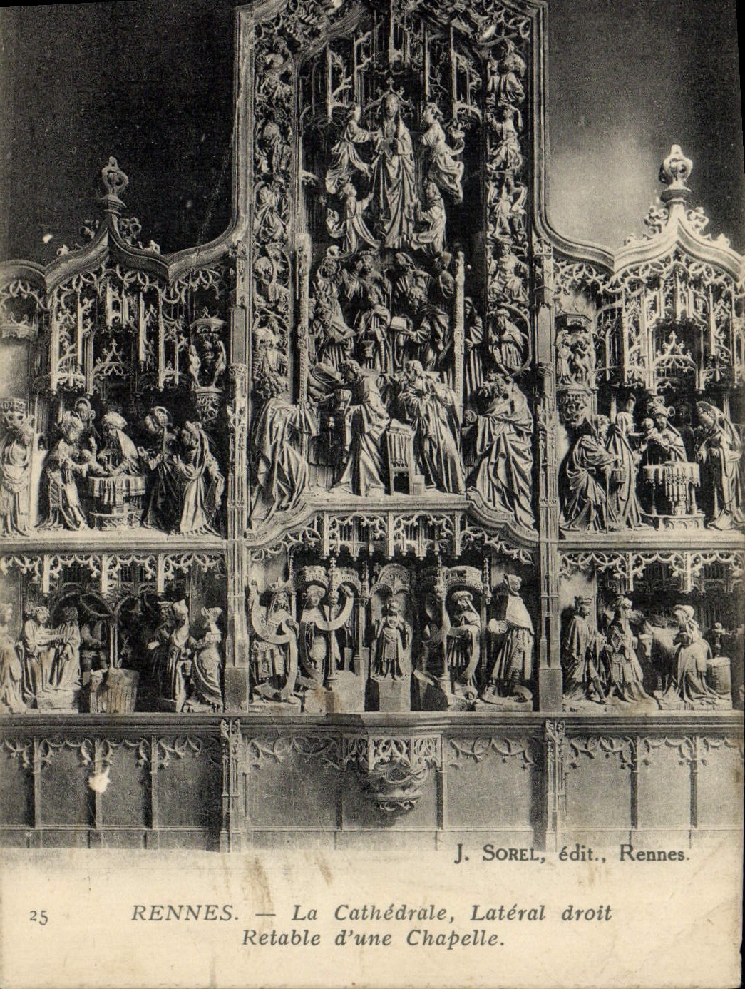 Rennes — La Cathédrale, Latéral droit. Retable d'une Chapelle — J. Sorel, édit., Rennes.