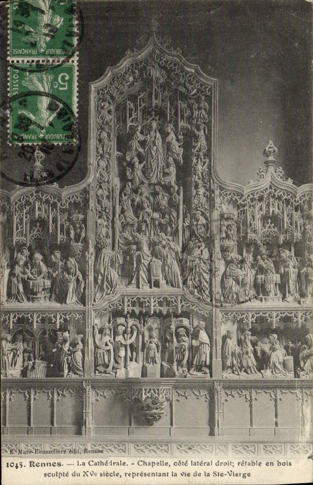 La Cathédrale — Chapelle, côté latéral droit; retable en bois sculpté du XVe siècle, représentant la vie de la Ste-Vierge — E. Marie-Roussellière édit, Rennes