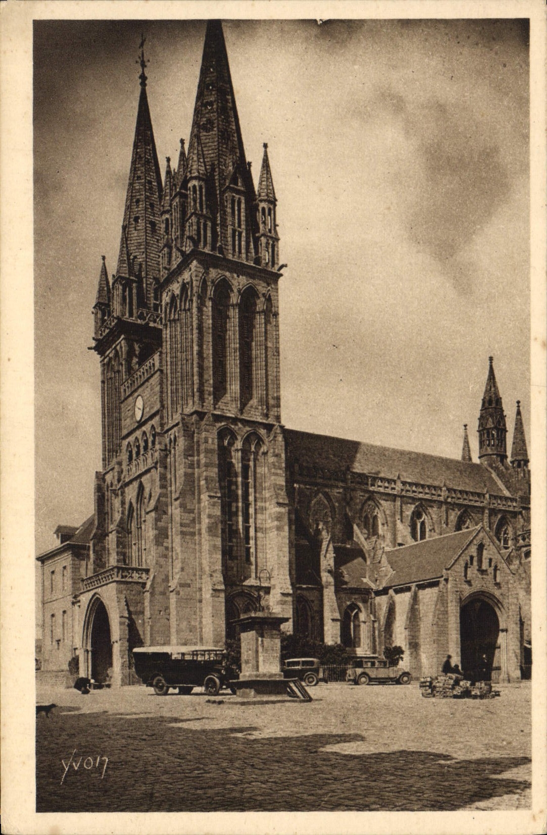 CPA Saint Pol De Leon La basilique AncienneCathedrale