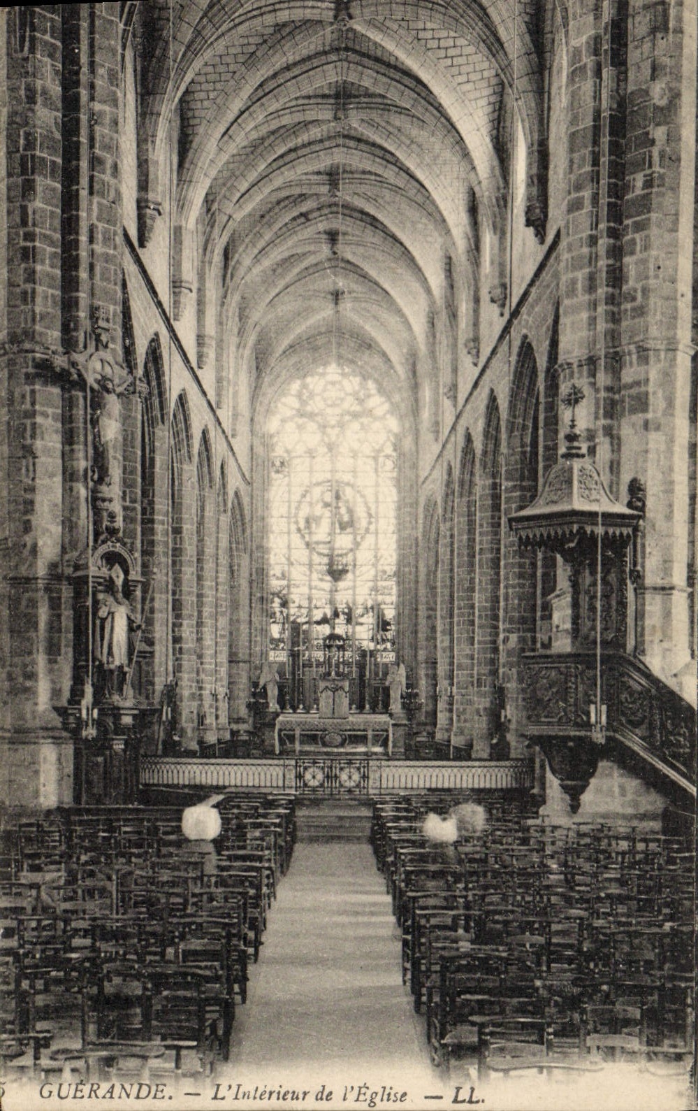 CPA Guerande L'Interieur de L'Eglise