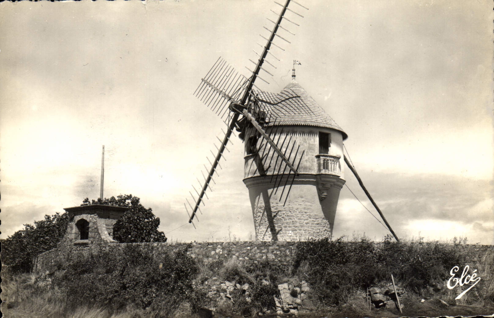 CPM Environs De La Baule Le Moulin a vent