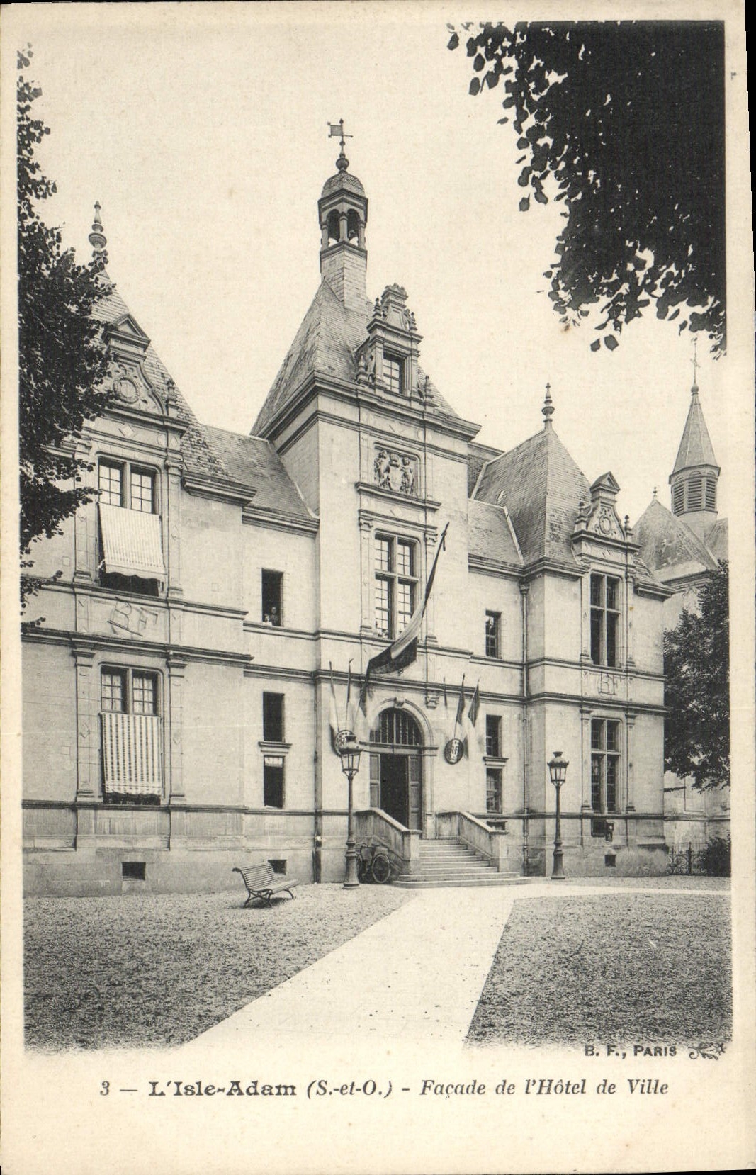 L'Isle-Adam (S.-et-O.) — Façade de l'Hôtel de Ville — B.F., Paris