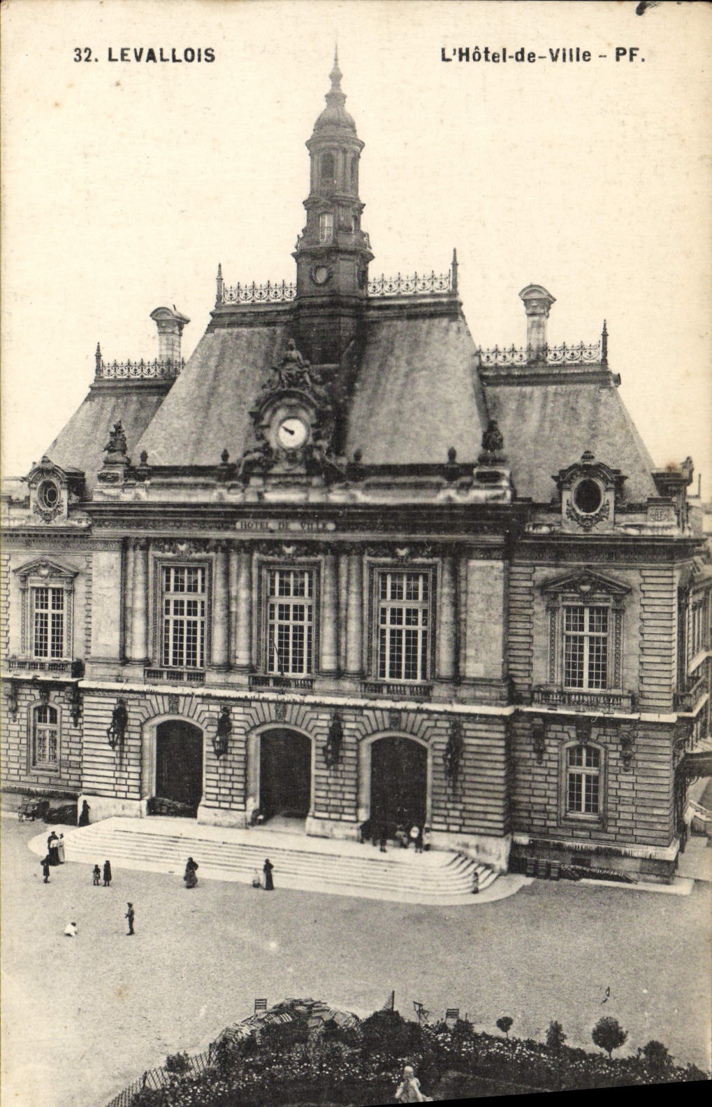 CPA Levallois L'Hotel de Ville