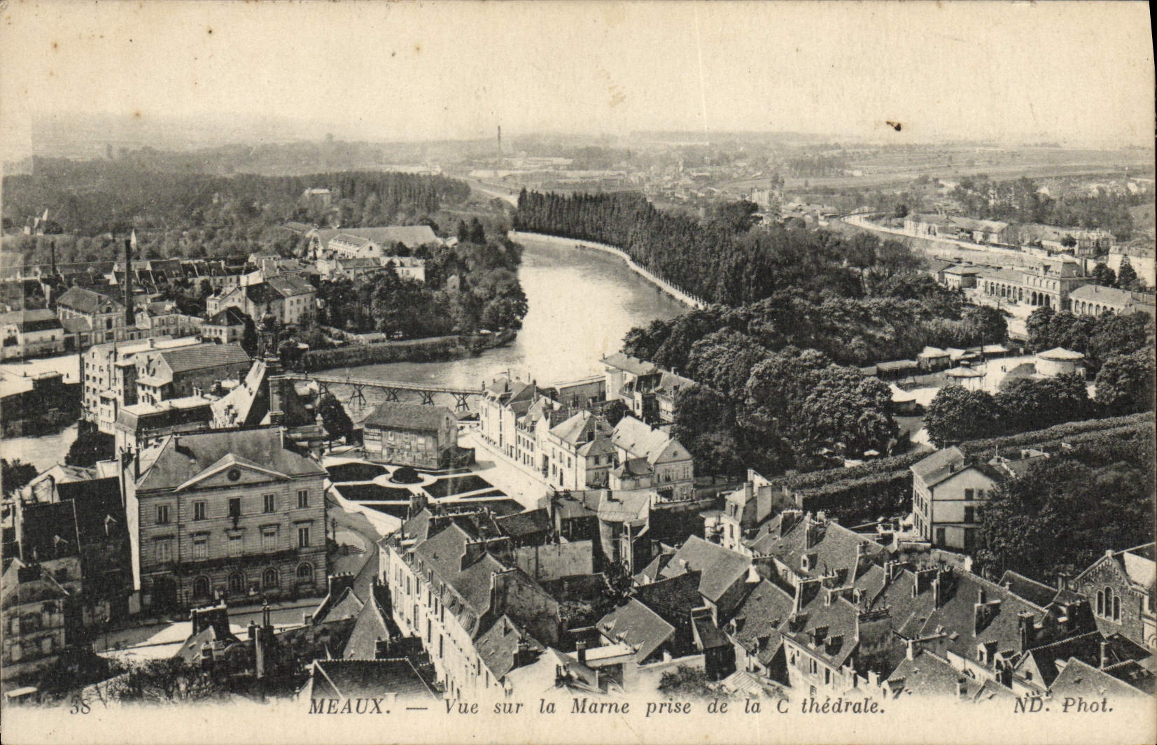 Meaux — Vue sur la Marne prise de la C thédrale