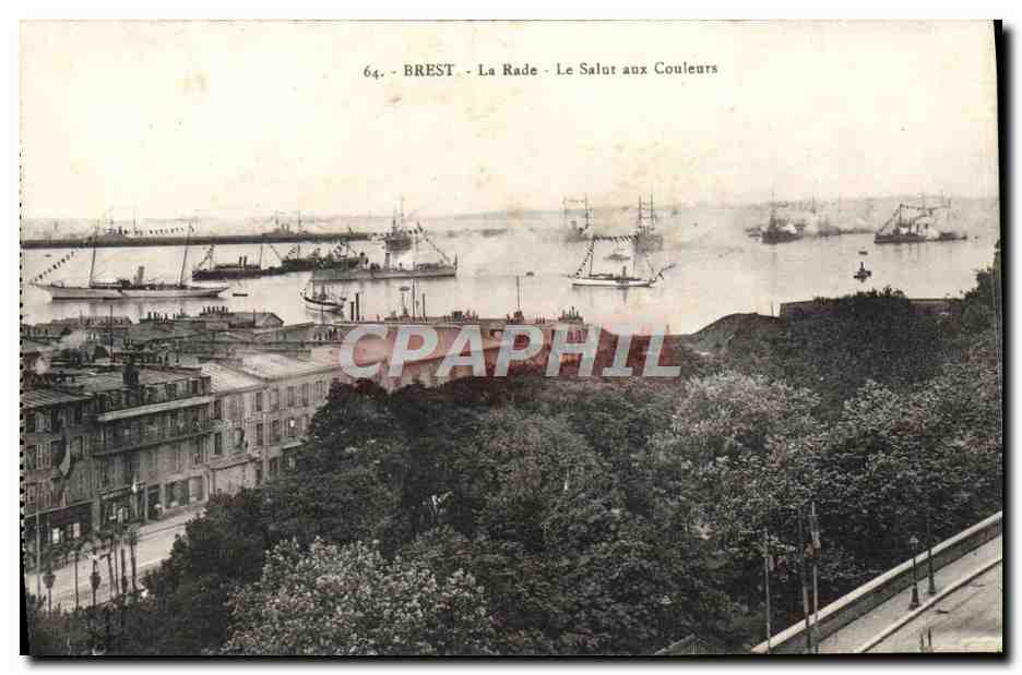 CPA Brest La Rade Le Salut aux Couleurs Bateaux