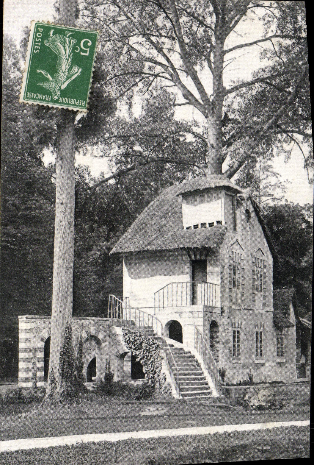 CPA Versailles Le parc et le moulin