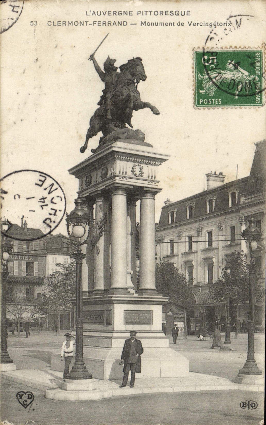 CPA L'Auvergne Clermont Ferrand Monument de Vercingetori