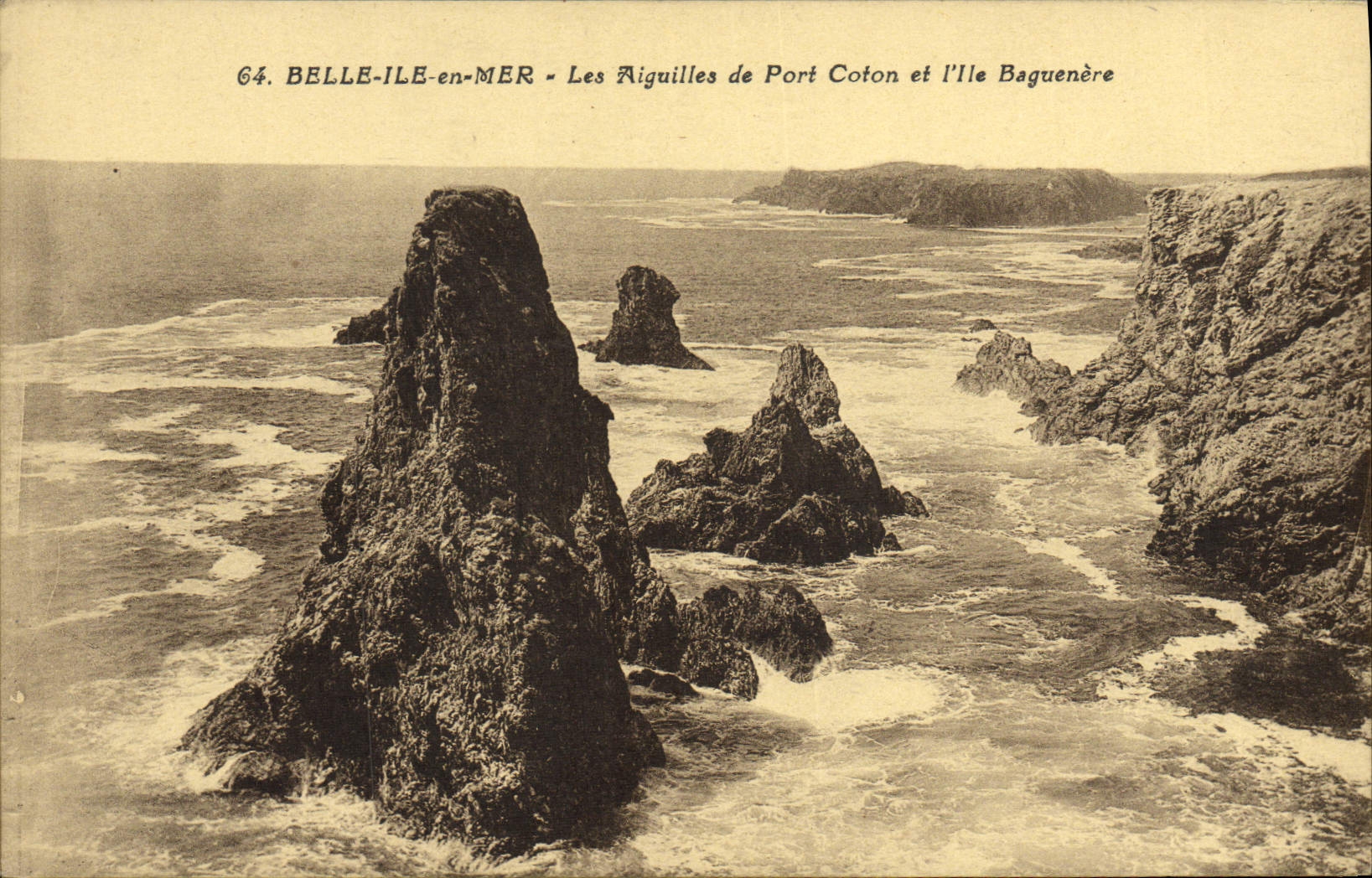 Belle-Île-en-Mer — Les Aiguilles de Port-Coton et l'Île Baguenère — J. Nozais, Nantes