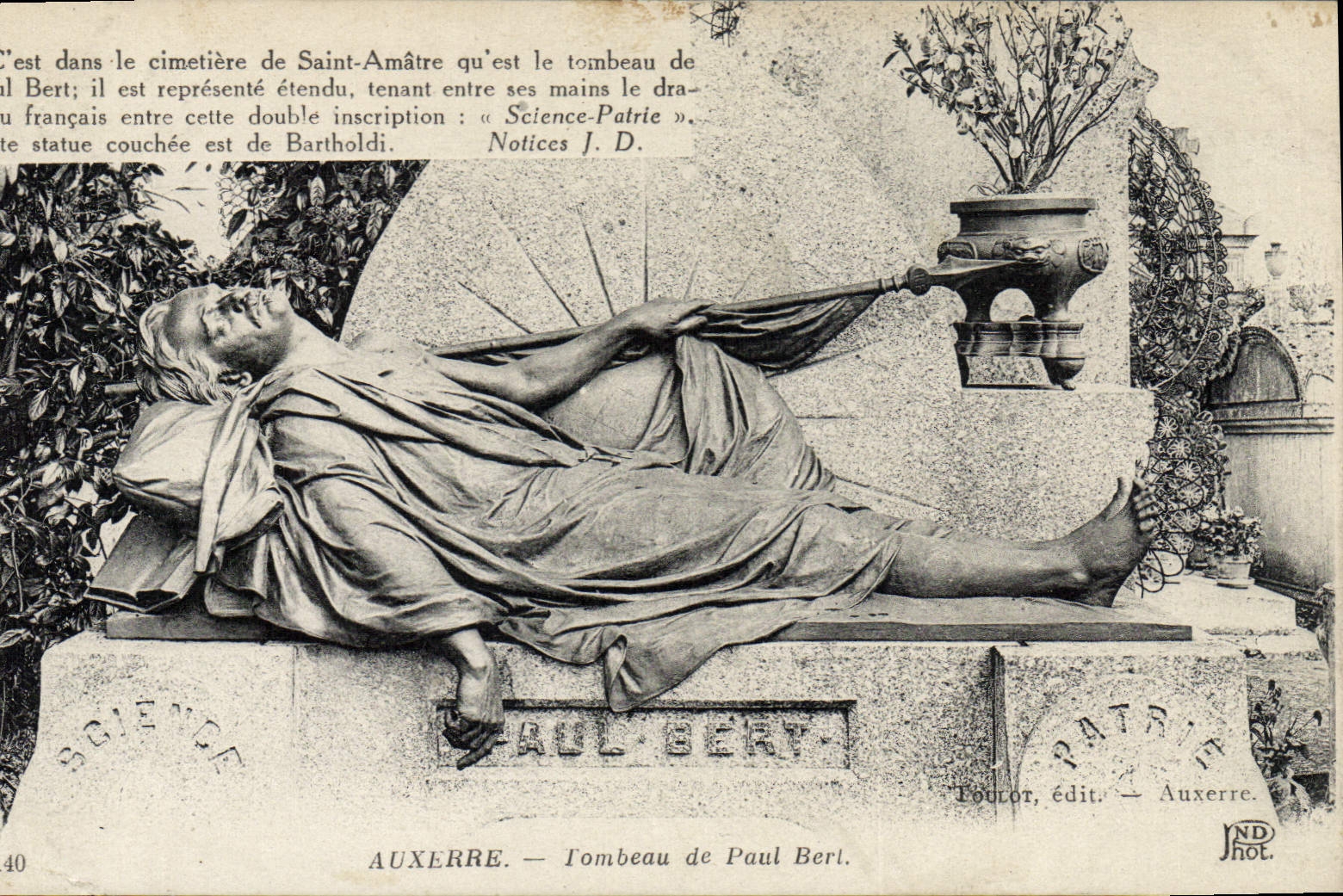 CPA Auxerre Tombeau de Paul Bert