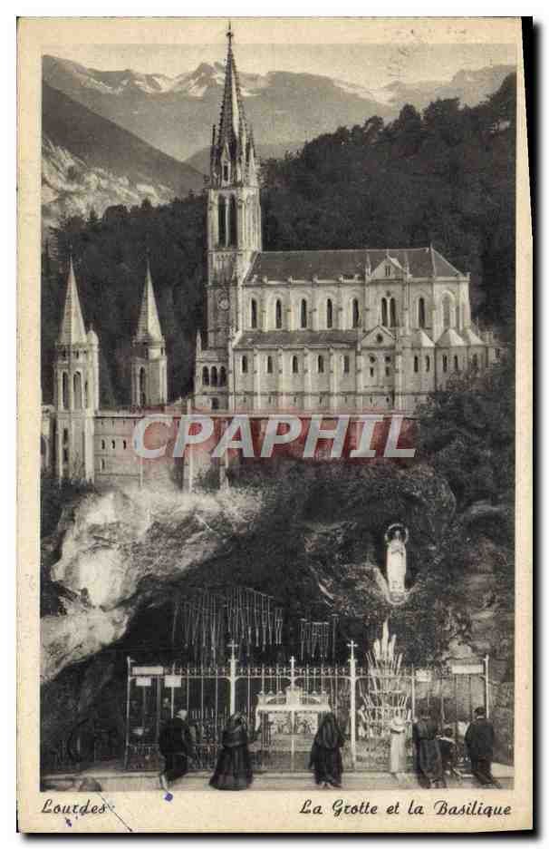 CPA Lourdes La grotte et la basilique