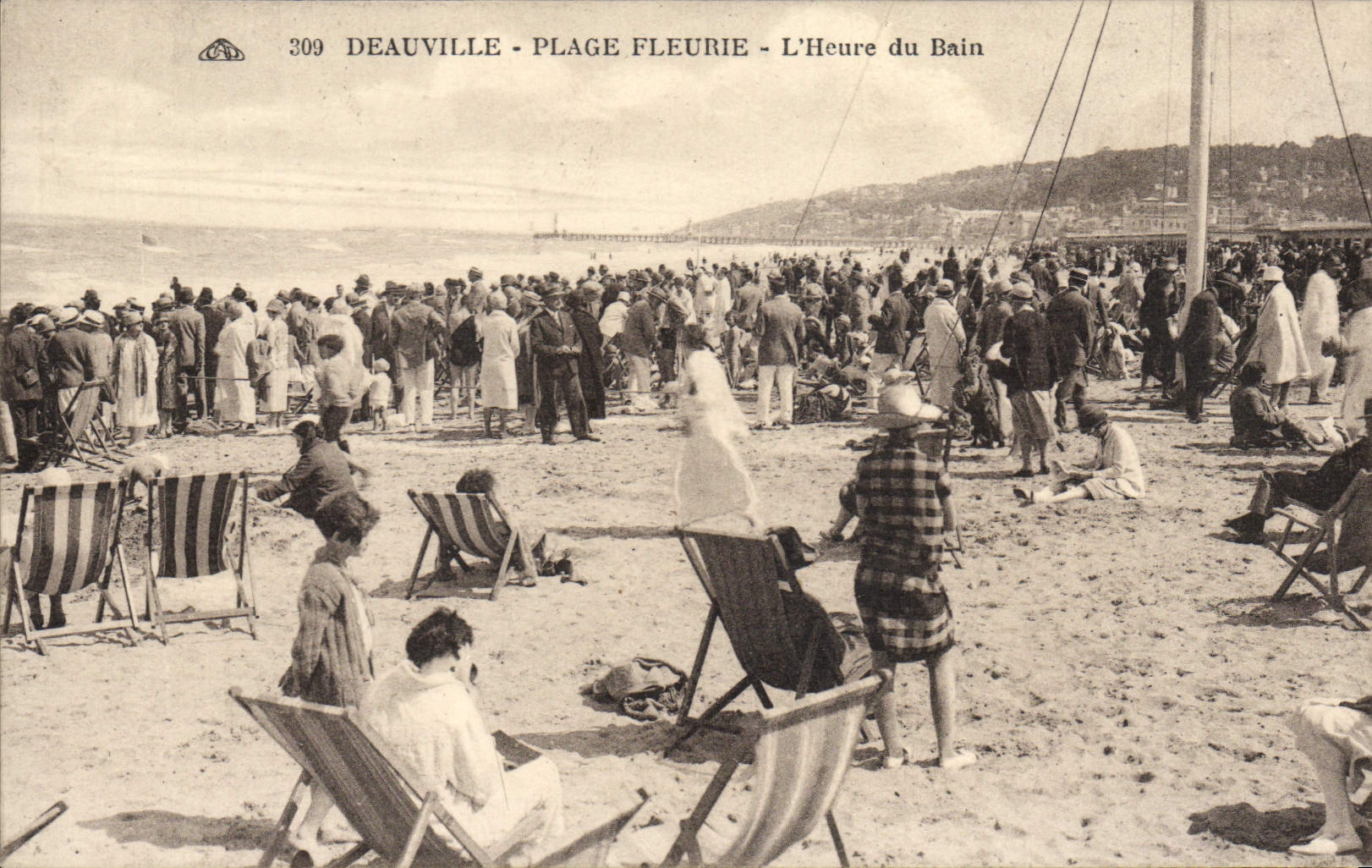 Deauville - Plage Fleurie - L'Heure du Bain — éditeur CPA n°309