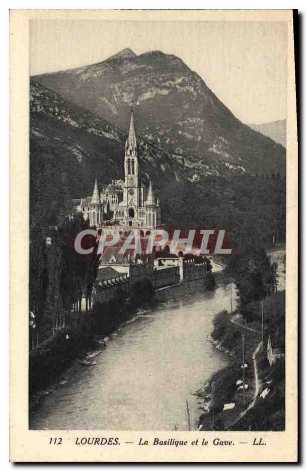 CPA Lourdes La Basilique et le Gave