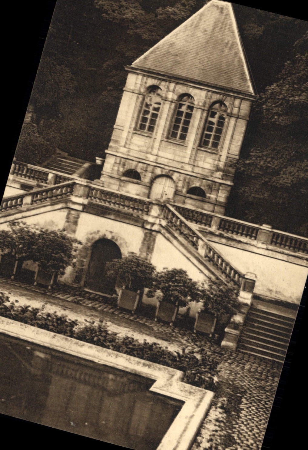 CPA Sevres Artistique Ecole Normale Cour d'honneuer et Pavillon Lulli