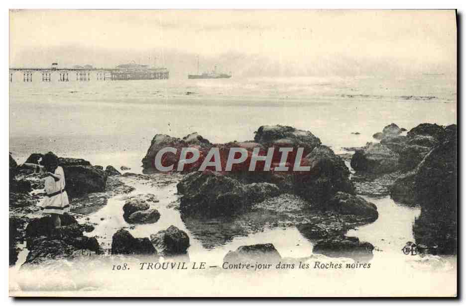 Trouville — Contre-jour dans les Roches noires — n°108