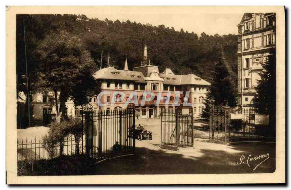 CPA Bagnoles de L'Orne Entree de L'Etablissement thermal