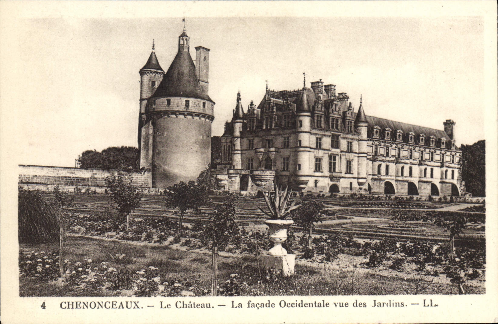 CPA Chenonceaux Le Chateau La Facade Occidentale vue des jardins