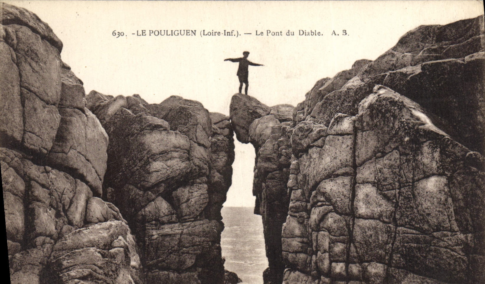 CPA Le Pouliguen Le Pont du Diable