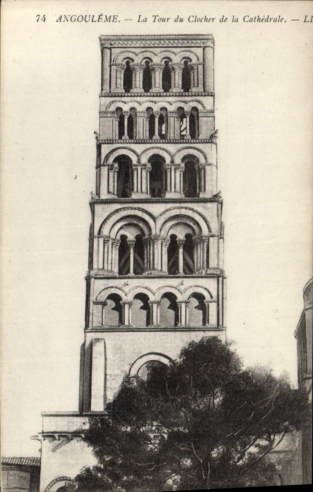 Angoulême — La Tour du Clocher de la Cathédrale — L. Lévy, n°74
