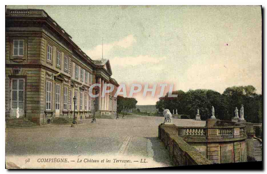 CPA Compiegne Le Chateau et les Terrasses