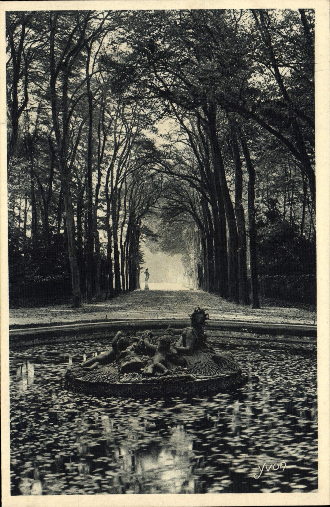 CPA Splendeurs Et Charmes De Versailles Bassin de Ceres Les jardins Allee de l'ete