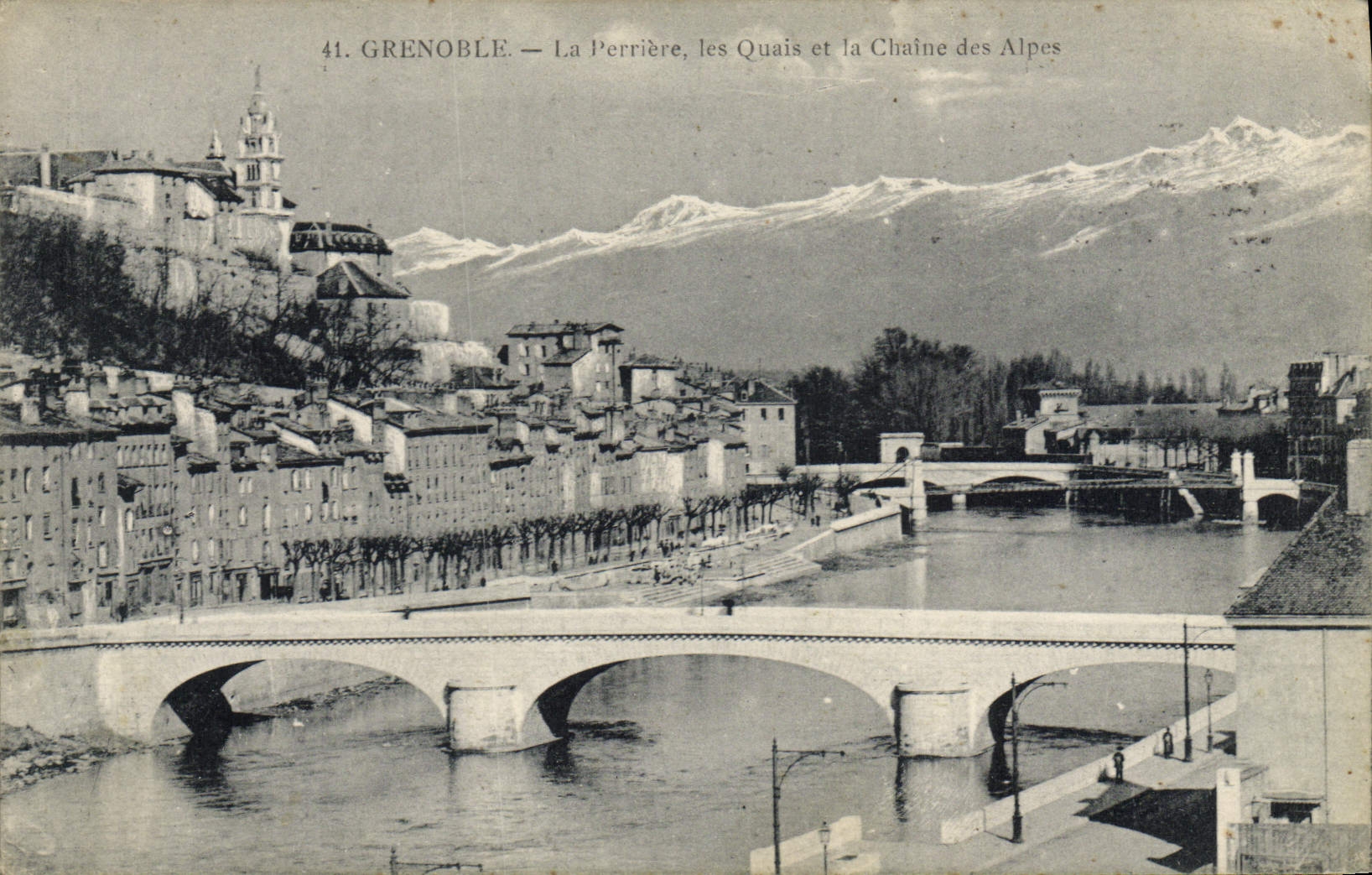 Grenoble — La Perrière, les Quais et la Chaîne des Alpes — P. Gaude, phot. édit.