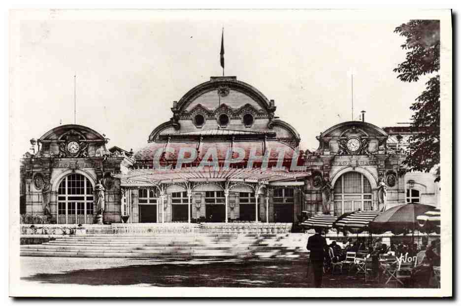 CPA Vichy Facade Du Grand Casino