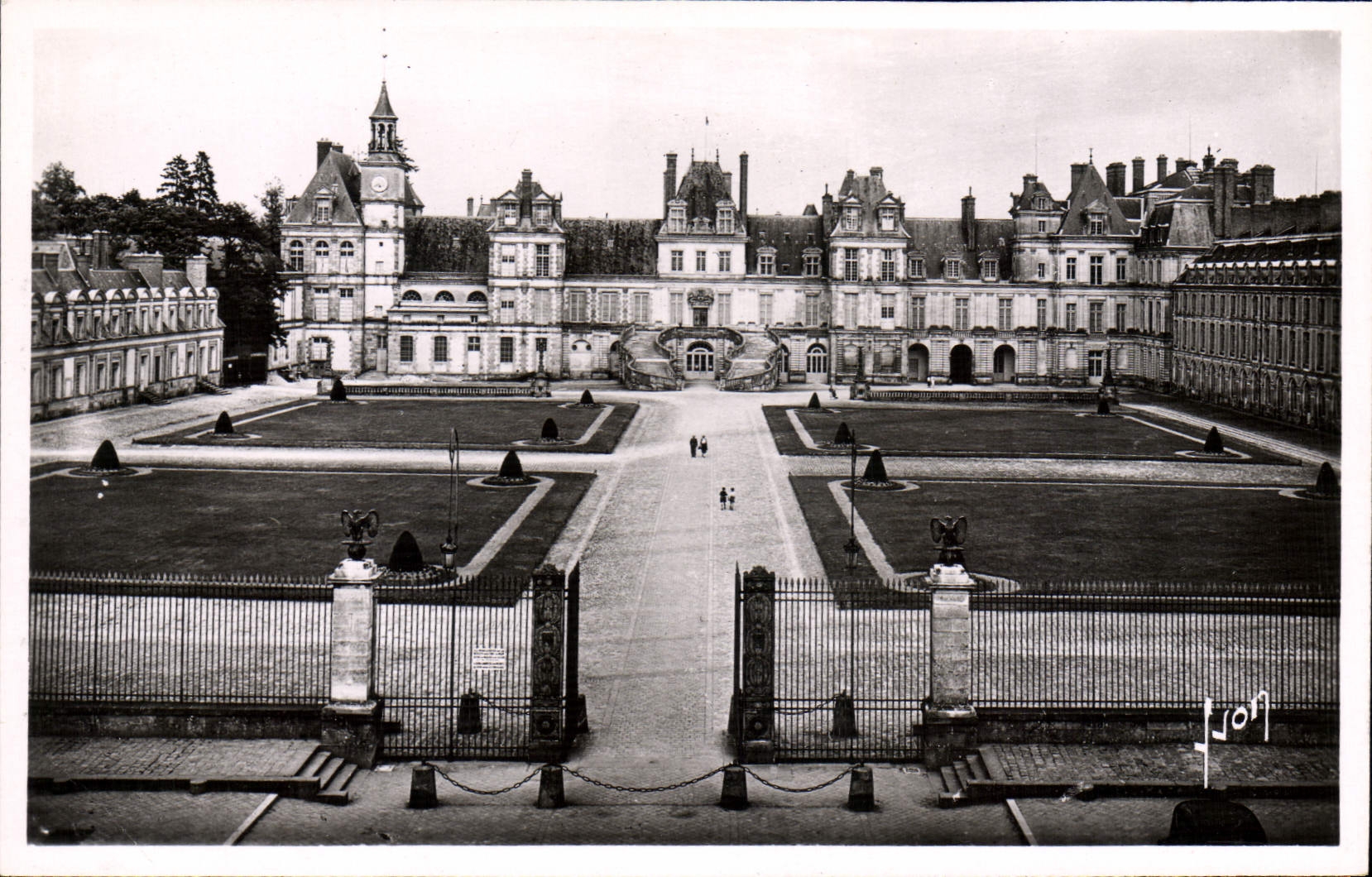 Fontainebleau — Cour des Adieux — Les Éditions d'Art