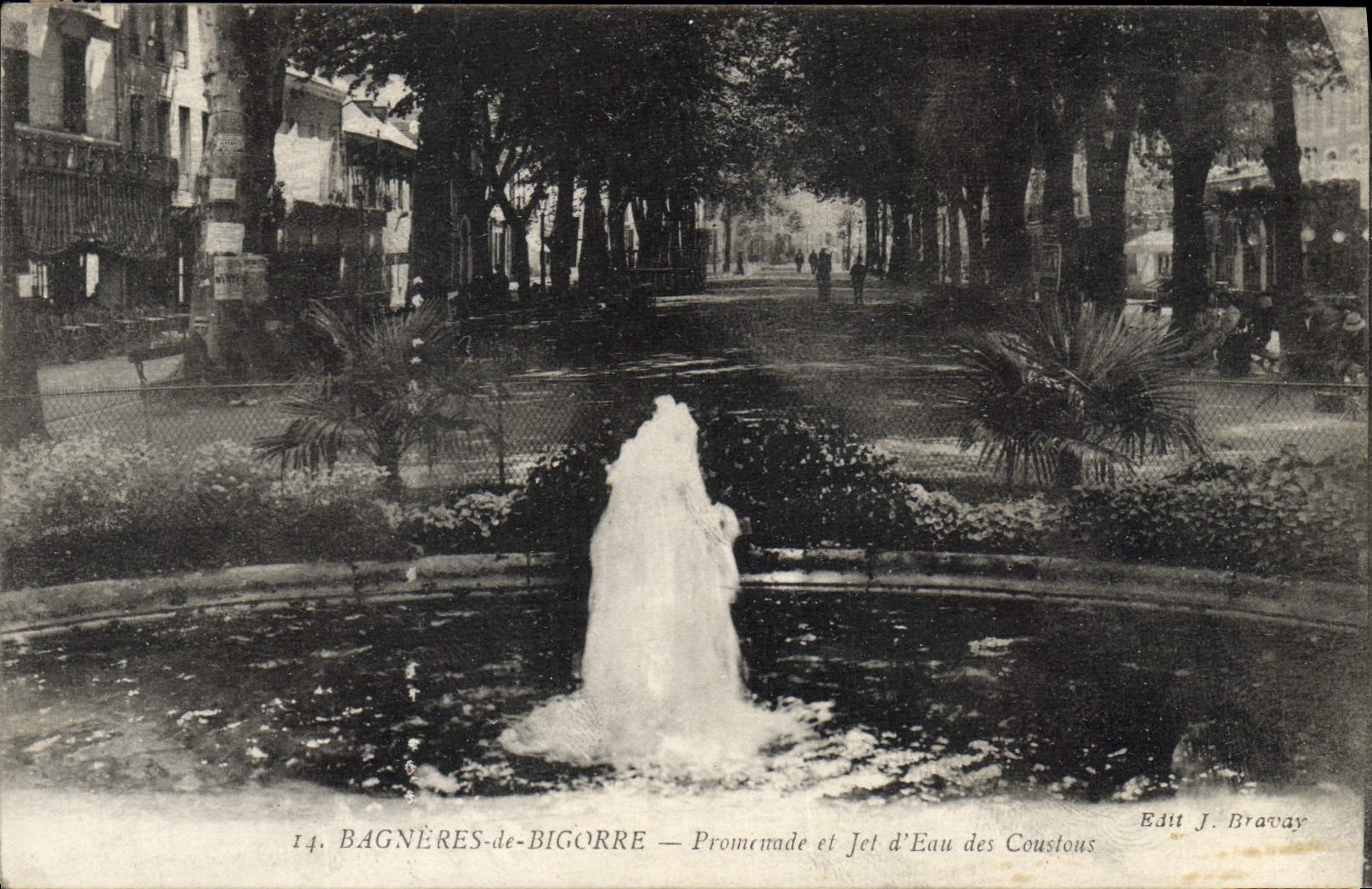 Bagnères-de-Bigorre — Promenade et Jet d'Eau des Coustous — Edit. J. Bravay