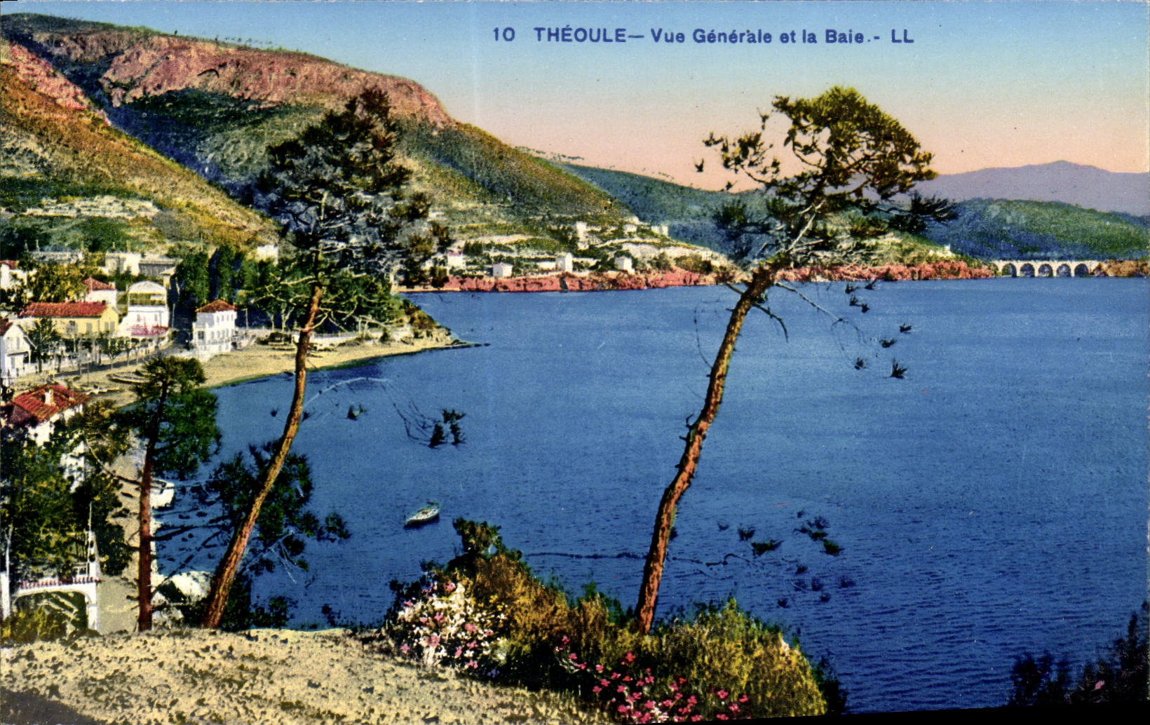 Théoule — Vue Générale et la Baie — LL