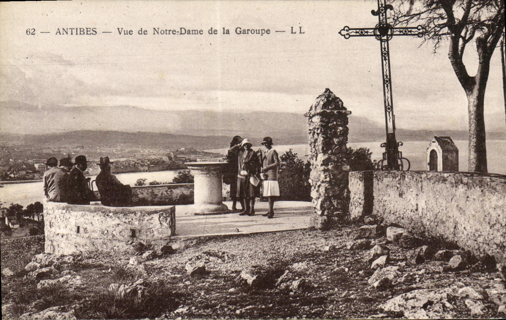 CPA Antibes Vue De Notre Dame De La Garoupe