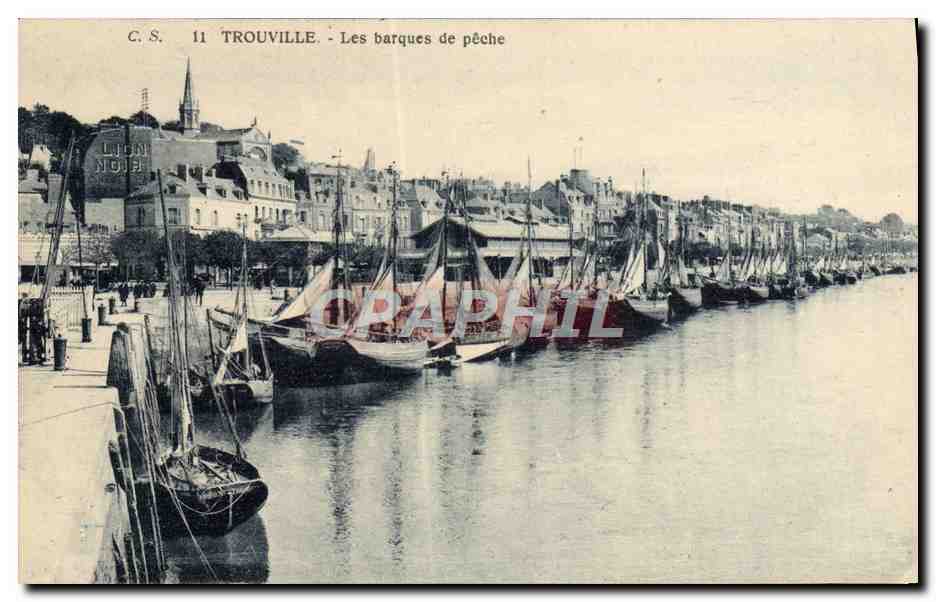 CPA Trouville Les Barques De Peche Bateaux Lion noir 