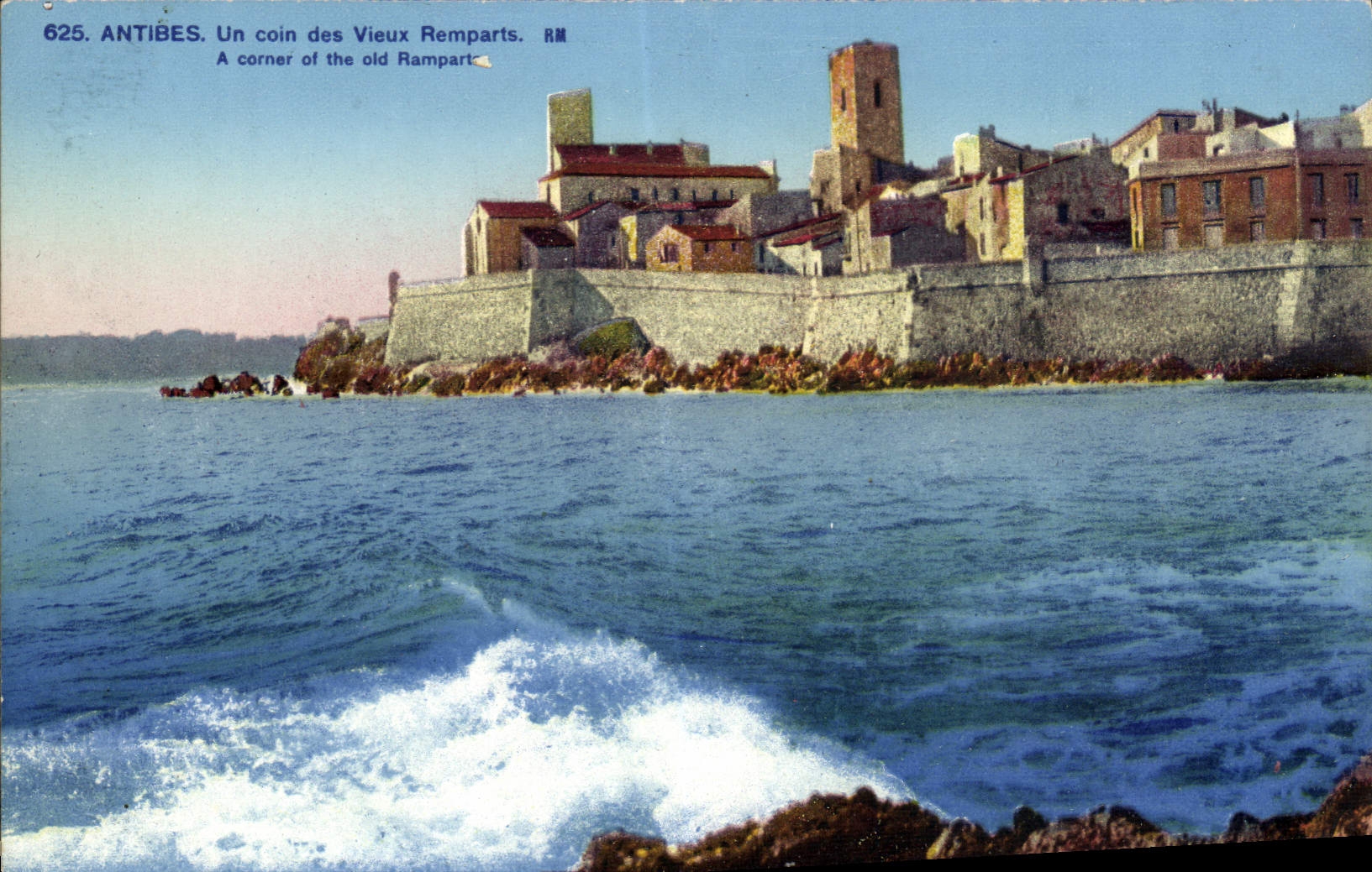 CPA Antibes Un Coin Des Vieux Remparts