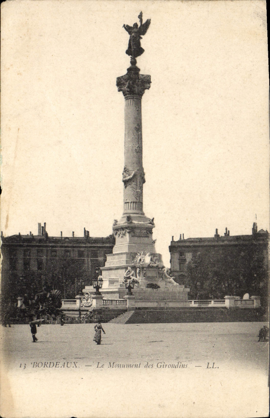 Bordeaux — Le Monument des Girondins — LL.